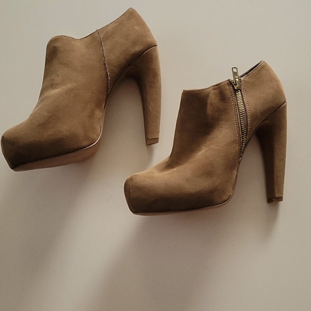 NWOT - DIBA BOOTIES